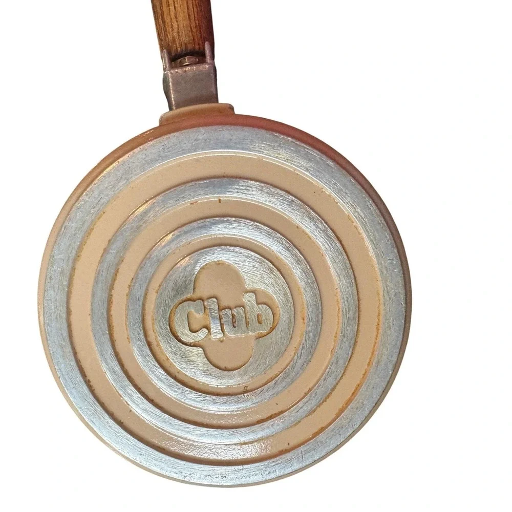 Vintage Club Aluminum Tan Enamel Saucepan with Lid and‎ Faux Wood Handle MCM